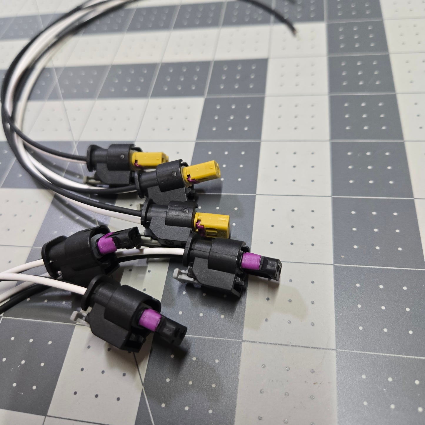 EA888.3 Camshaft VVL / VVT YELLOW OR BLACK Connectors